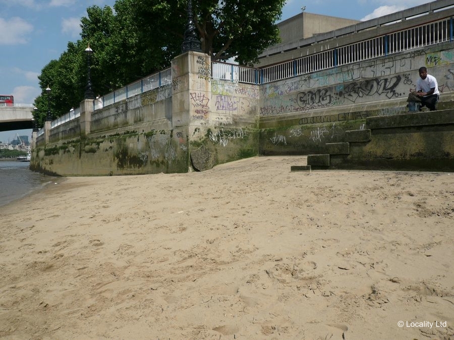 London's only beach.... (Lambeth, London)